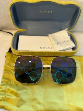 Gucci Metal Rectangular Frame Sunglasses GG0414S Gold Multicolor brand new!、